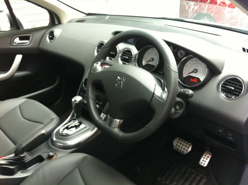 Peugeot 408 – car goes completely clean in new shots