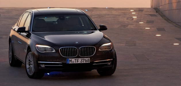 2012 BMW 7-Series LCI gets updated inside and out