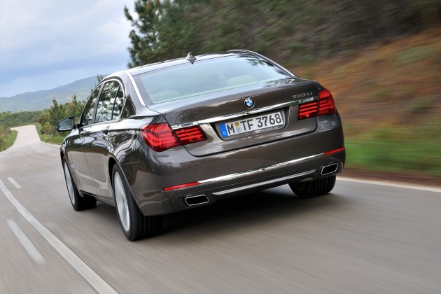 2012 BMW 7-Series LCI gets updated inside and out