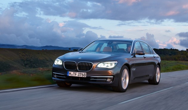 2012 BMW 7-Series LCI gets updated inside and out