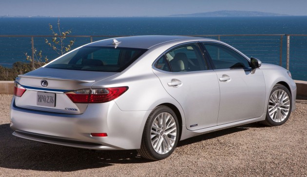 Lexus ES sheds dowdy image, follows the GS’ lead