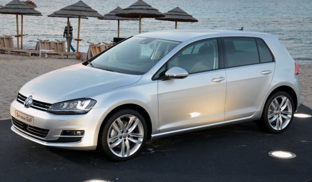 VIDEO: Volkswagen Golf Mk7 – exterior walk-around and touchscreen infotainment system explored