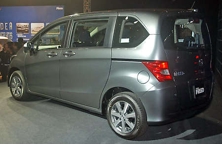 Honda Freed “premium compact MPV” – RM112,980