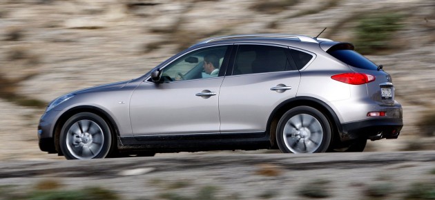infiniti-ex-side Infiniti EX25 introduced here – 2.5 V6, 218 hp, RM325k