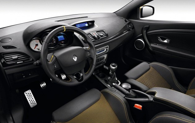 megane-rb7-03 Renault Megane RS Red Bull Racing RB7
