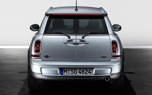 Reports: MINI Cargo commercial van heading to Geneva