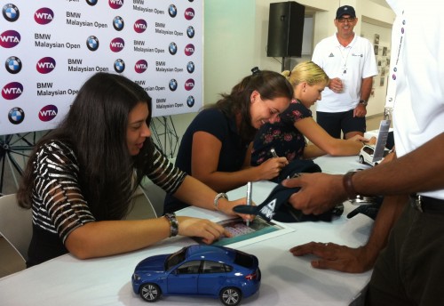 Get up close with tennis stars at Auto Bavaria Sg. Besi this Sunday!