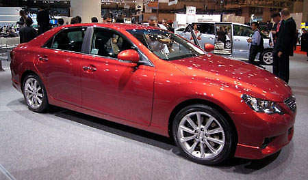 toyota-mark-x-live-1