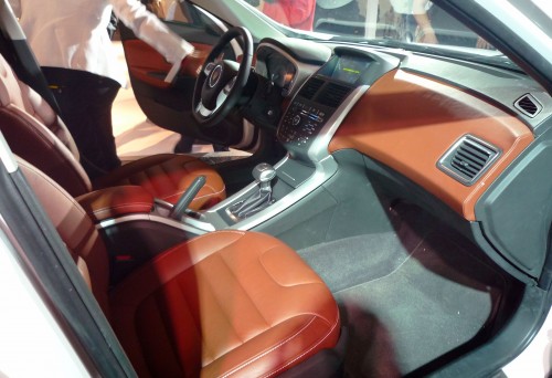 Youngman Lotus T5 – some photos of the SUV’s interior