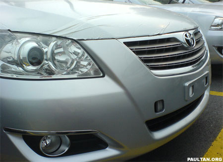 new_camry_spy_1.jpg
