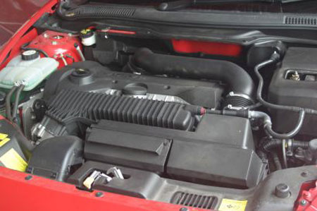volvo-v50-engine-bay.jpg
