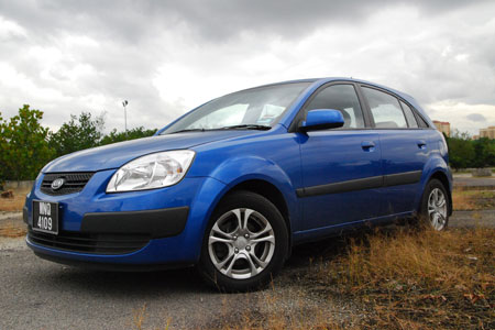 kia-rio-14-frontthreequarter.jpg