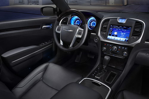 Detroit 2011: New Chrysler 300 leaves his grille behind!