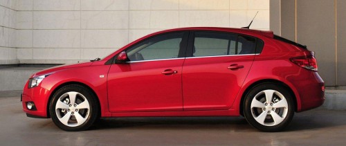 cruze-02 Production Chevrolet Cruze Hatchback revealed