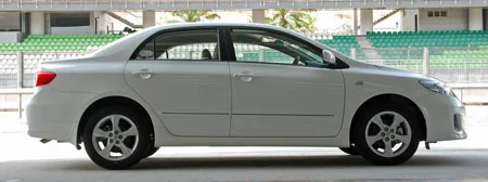 Facelifted Dual VVT-i Toyota Corolla Altis tested at Sepang!