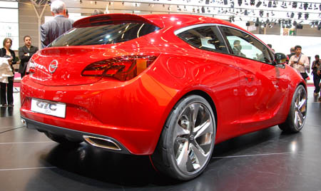 Paris 2010: Opel GTC Paris dreams to be hot hatch king