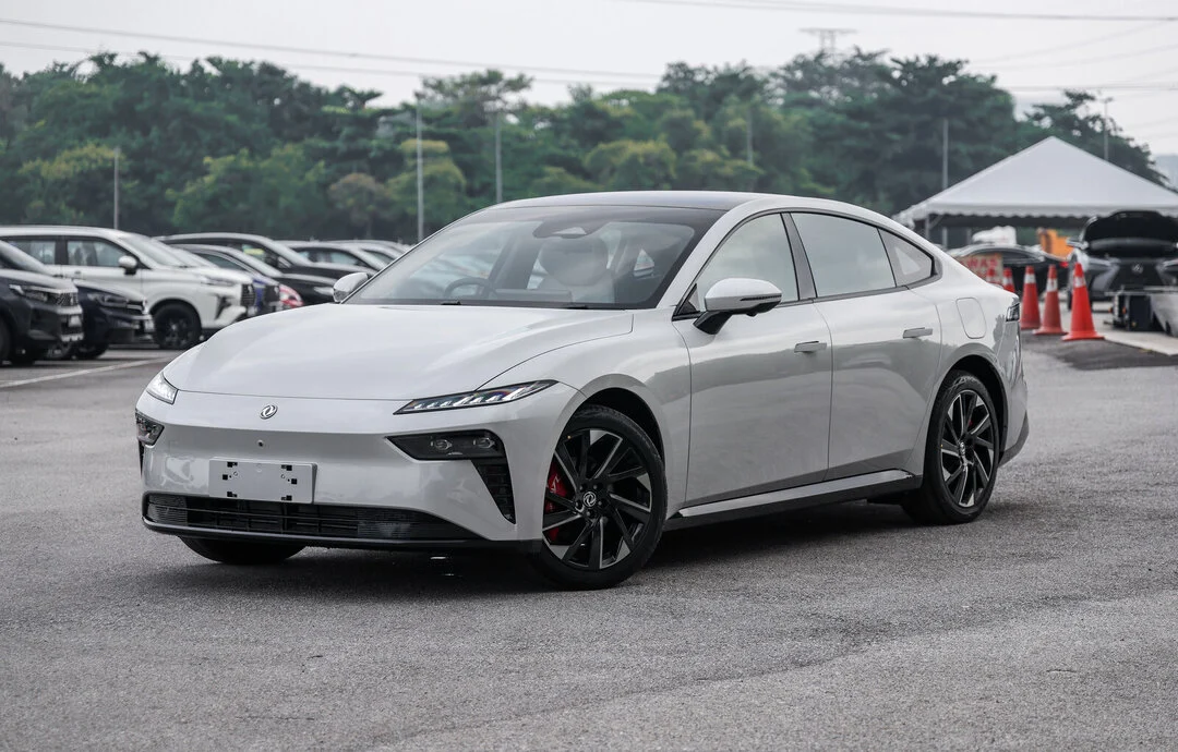 2026 DONGFENG 007 PREMIUM AT
