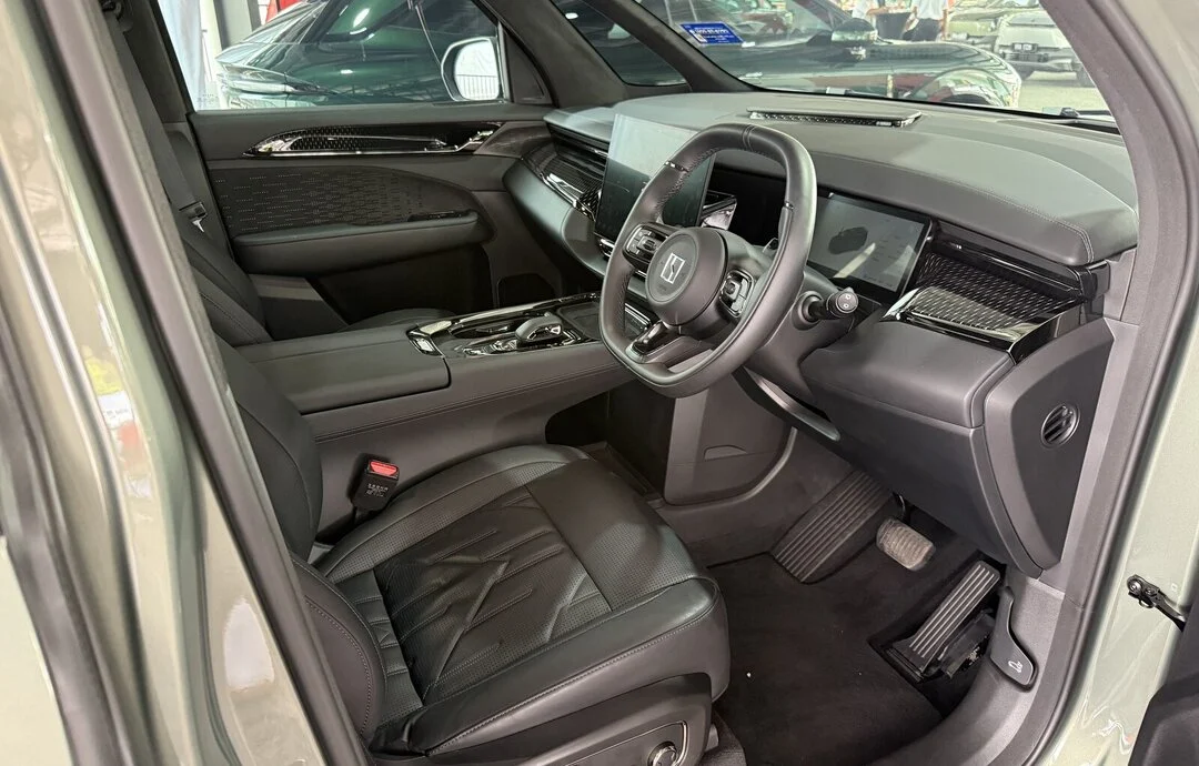 2025 ZEEKR 009 ULTRA LUXURY AT — photo 9